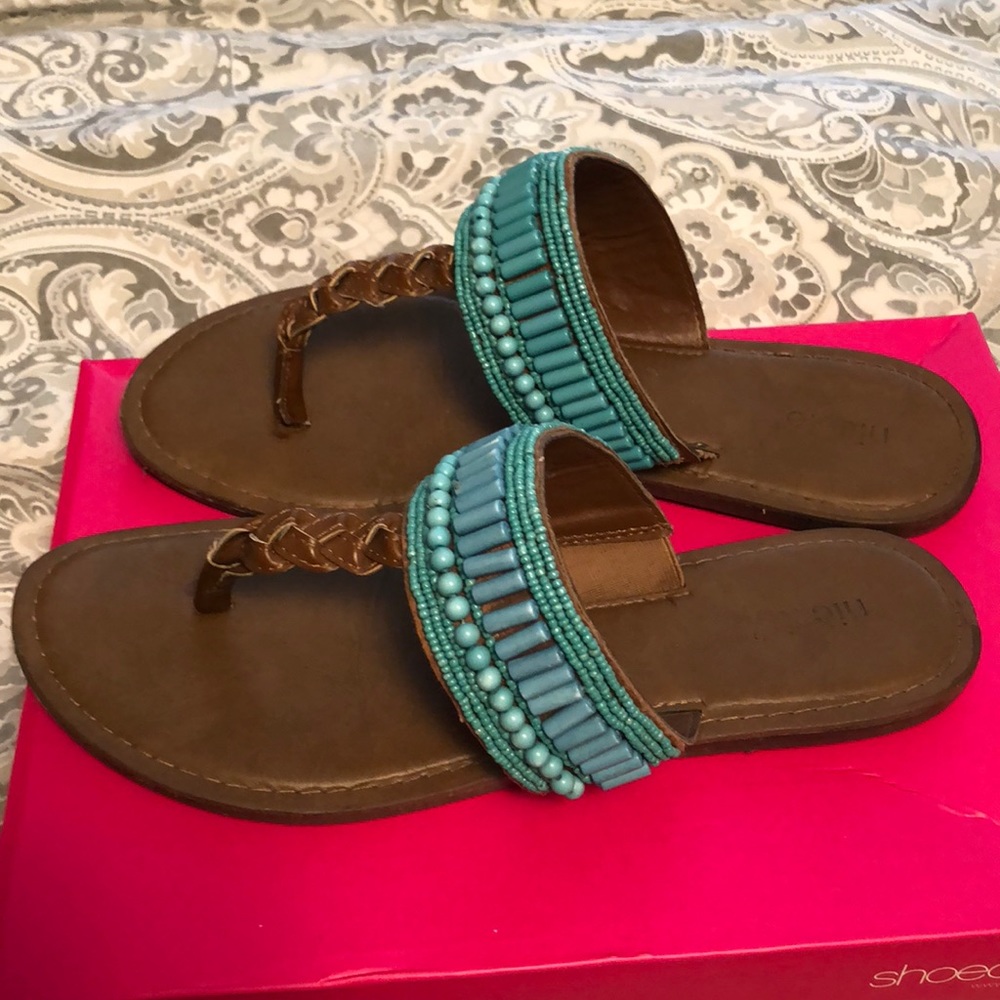 Sandals - Picture 2 of 2
